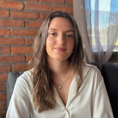 Chloé HERNANDEZ, experte en assurance santé internationale chez Expat Assurance